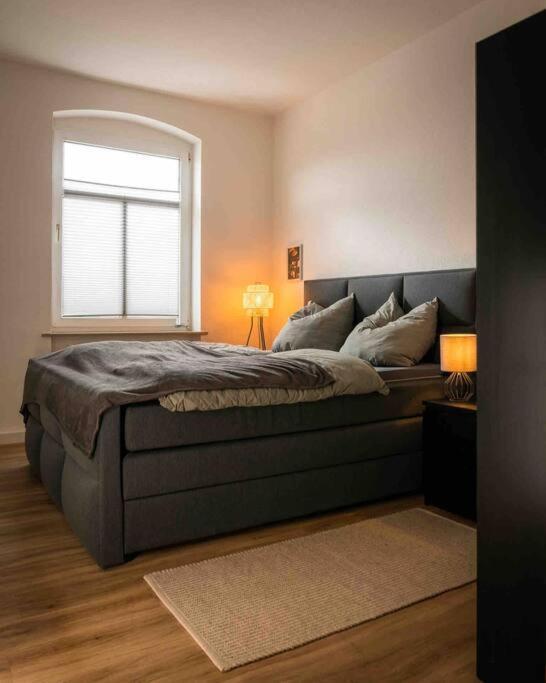 Ferienwohnung Bali Style Mit High Speed Wlan Und Gratis Parkplatz Gera Esterno foto