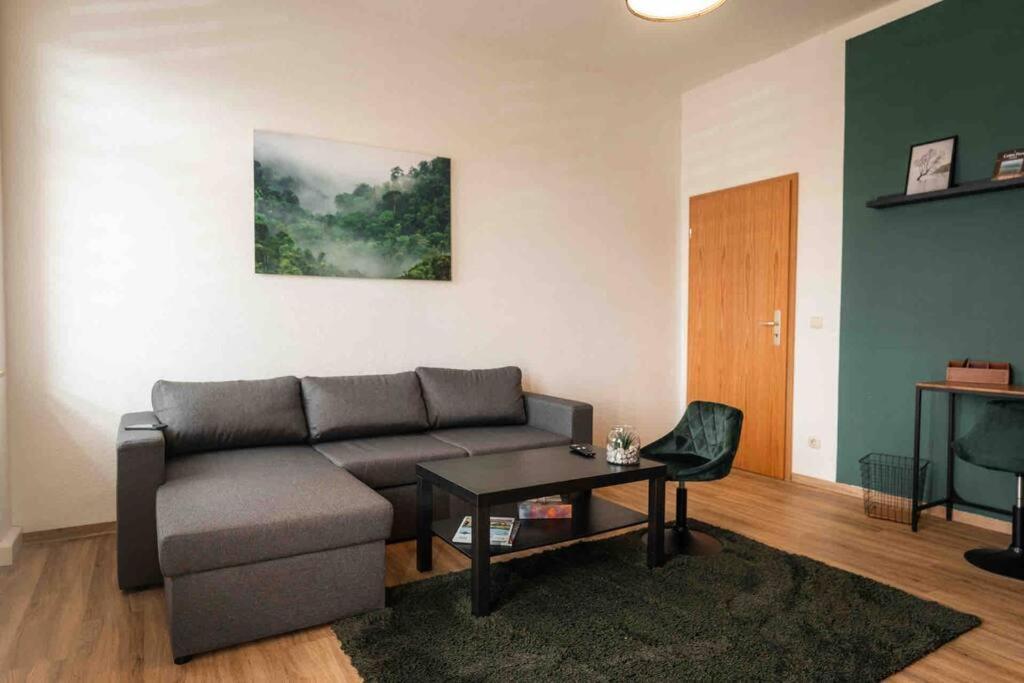 Ferienwohnung Bali Style Mit High Speed Wlan Und Gratis Parkplatz Gera Esterno foto