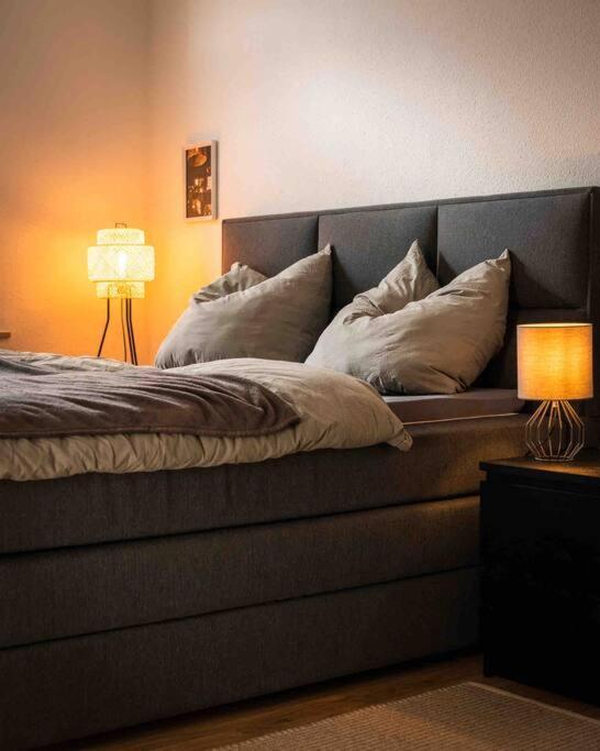 Ferienwohnung Bali Style Mit High Speed Wlan Und Gratis Parkplatz Gera Esterno foto